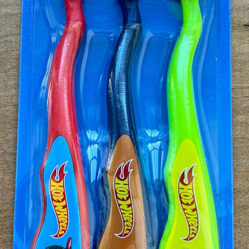 Hot Wheels Brush Buddies 3 Pack Toothbrush Set